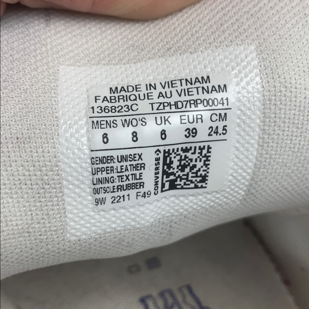 Converse All Stars White Leather size 6 men’s, size 8 women’s - Picture 5 of 7